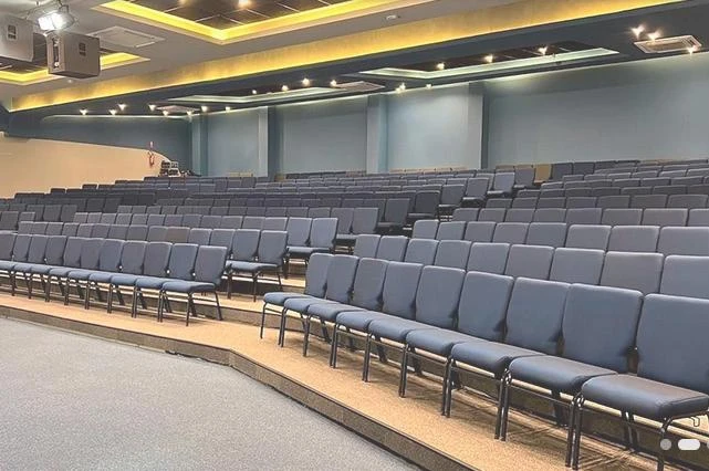Cadeiras para igreja